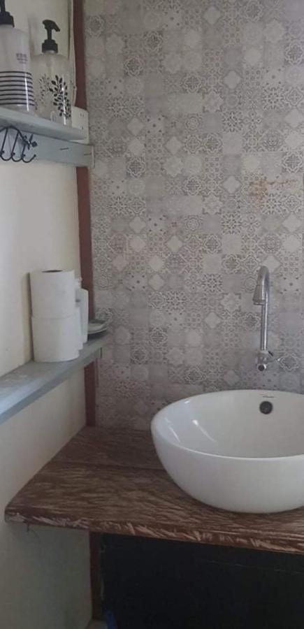Retro Kampot Guesthouse Bagian luar foto