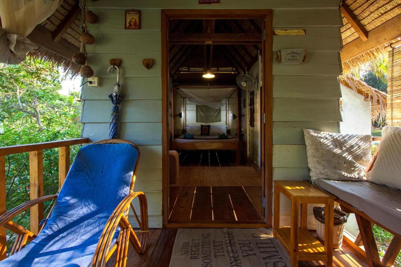Retro Kampot Guesthouse Bagian luar foto