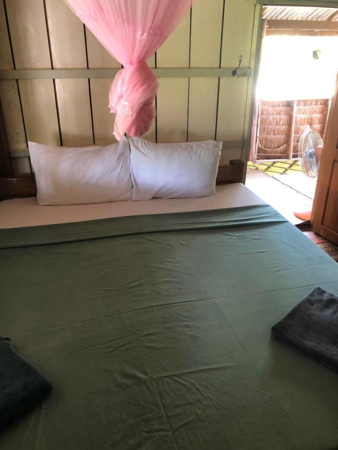 Retro Kampot Guesthouse Bagian luar foto