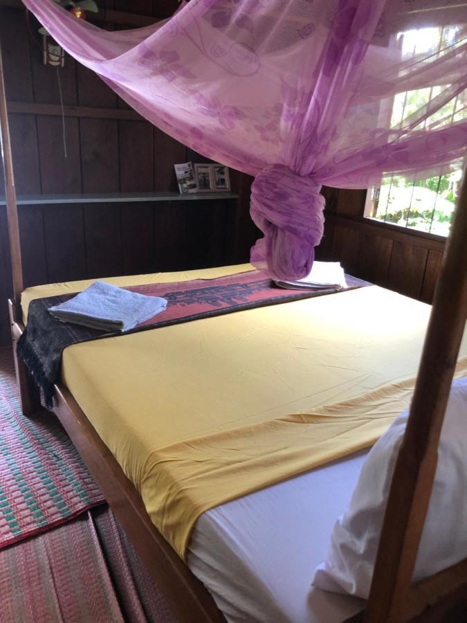 Retro Kampot Guesthouse Bagian luar foto