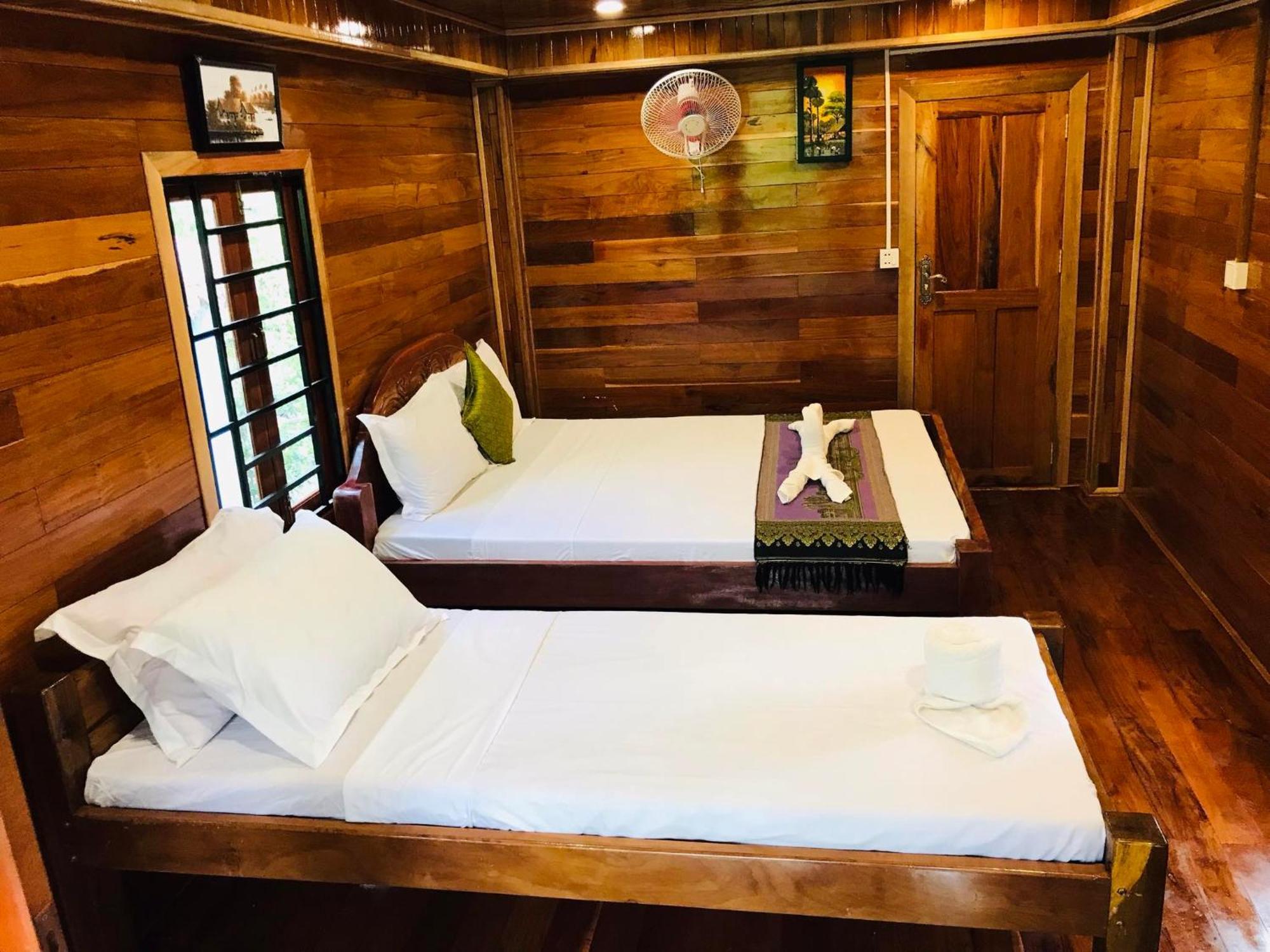 Retro Kampot Guesthouse Bagian luar foto