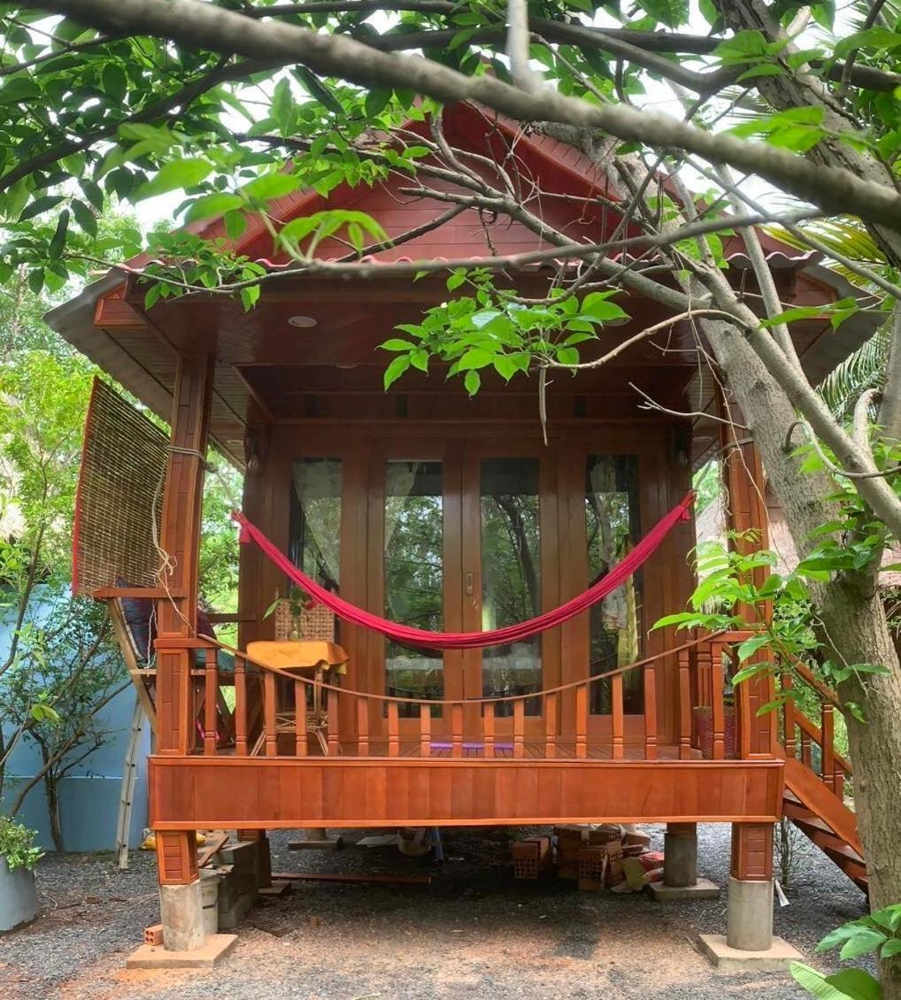 Retro Kampot Guesthouse Bagian luar foto