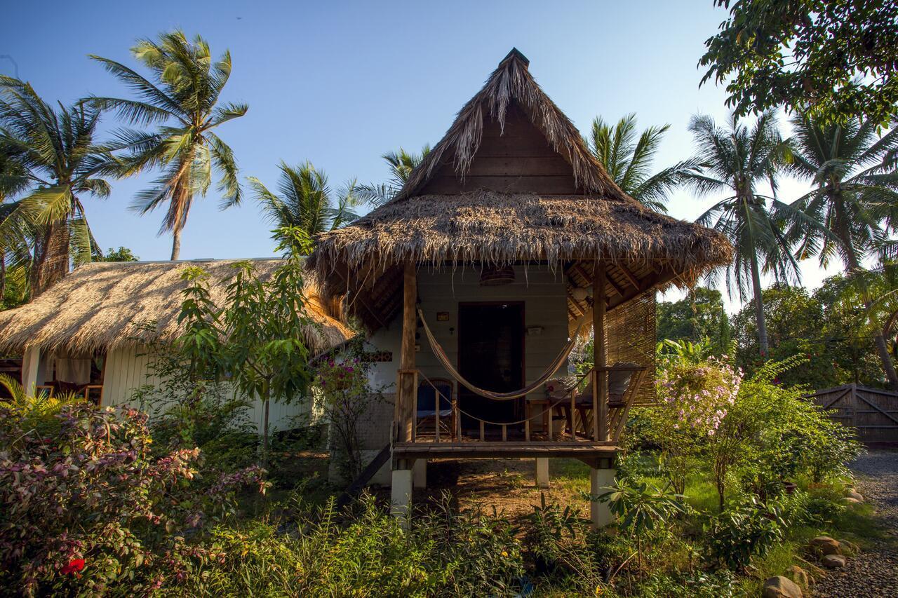 Retro Kampot Guesthouse Bagian luar foto