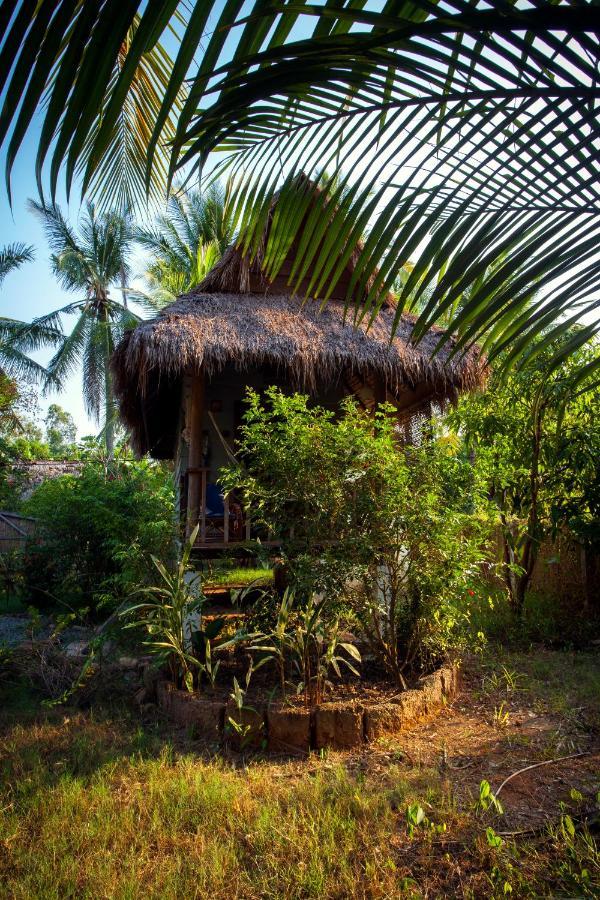 Retro Kampot Guesthouse Bagian luar foto