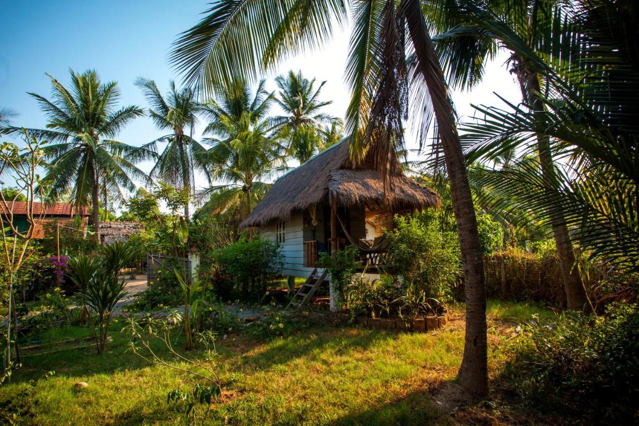 Retro Kampot Guesthouse Bagian luar foto