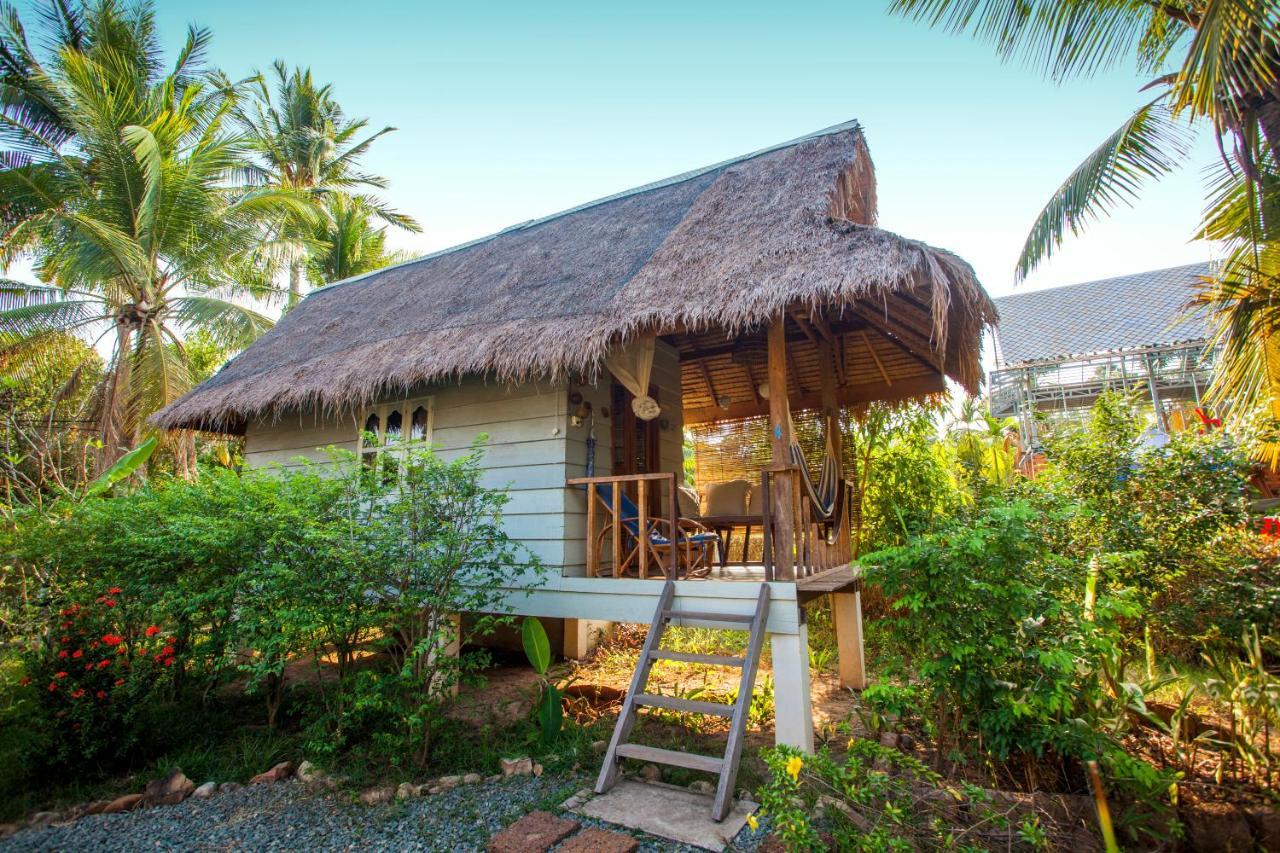 Retro Kampot Guesthouse Bagian luar foto